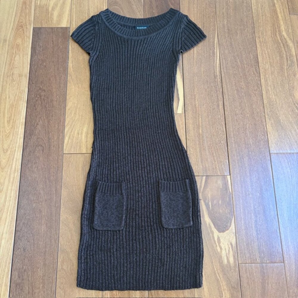 Bebe short sleeve chocolate knit dress with 2 front pockets.